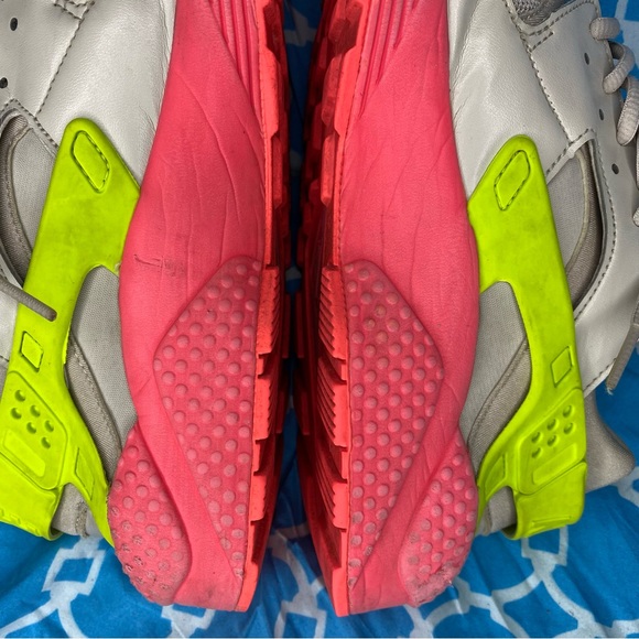 Nike Women’s size 11 Air huarache run desert sand wmns sneakers running fashion - Picture 7 of 11